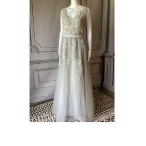 **Babyonline** Silver Prom Dress with Embroidery Details Medium (6-8) NWT